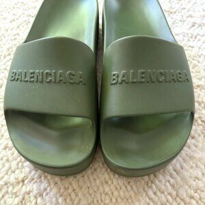 Balenciaga WOMEN'S CHUNKY SLIDE SANDAL in Green